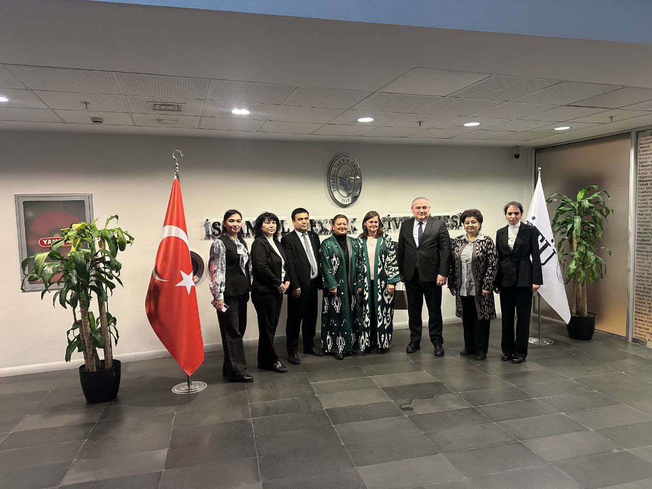 TAQU akademik ishlar bo'yicha prorektor R.M.Xadjayev boshchiligidagi stajirovkadagi professor-o'qituvchilar Turkiyadagi Istanbul texnika universitetiga tashrif buyurdi.
