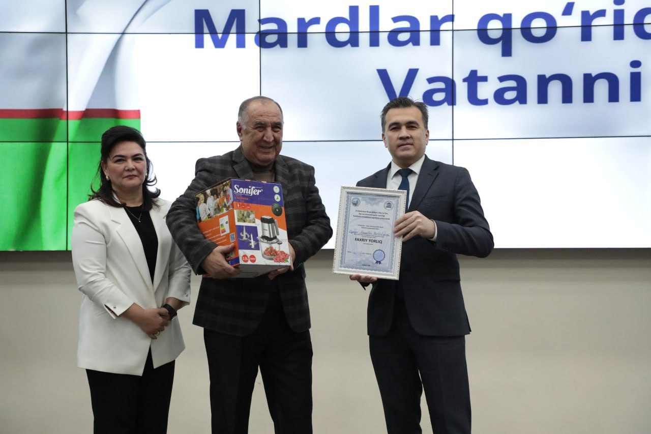 Toshkent arxitektura-qurilish universitetida "14-yanvar vatan himoyachilari kuni'' munosabati bilan universitet professor-o'qituvchi va xodimlari hamda talaba-yoshlar ishtirokida bayram tadbiri bo'lib o'tdi.