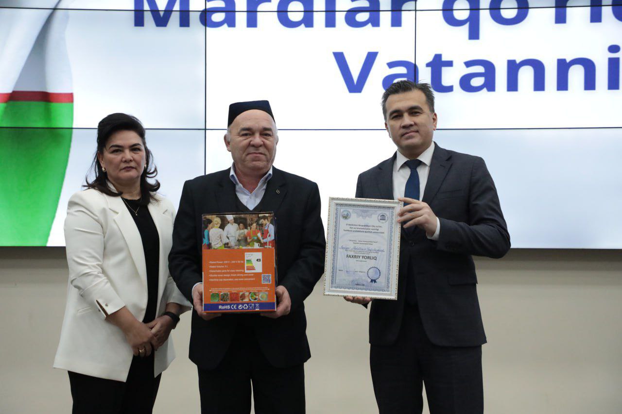 Toshkent arxitektura-qurilish universitetida "14-yanvar vatan himoyachilari kuni'' munosabati bilan universitet professor-o'qituvchi va xodimlari hamda talaba-yoshlar ishtirokida bayram tadbiri bo'lib o'tdi.
