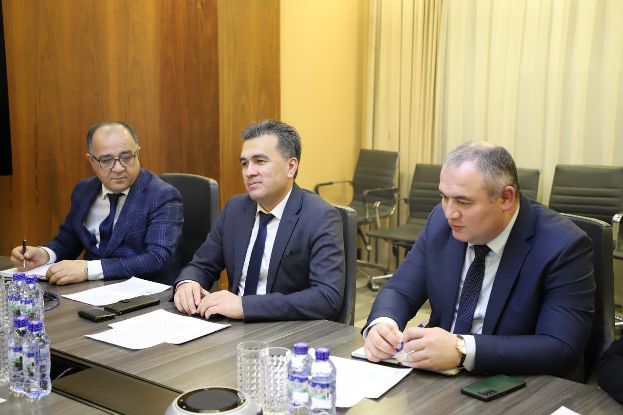 2025-yil 15-yanvarda Toshkent arxitektura-qurilish universiteti va "O‘zsanoatqurilishmateriallari" uyushmasi rahbariyati va mutaxassislari ishtirokida uchrashuv bo‘lib o‘tdi.