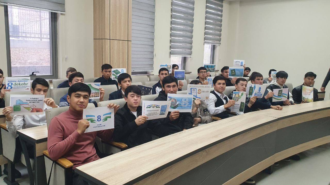 Toshkent arxitektura-qurilish universiteti professor-o'qituvchilari hamda tyutorlari tomonidan "Konstitutsiya baxtimiz qomusi" mavzusida davra suhbatlari o'tkazilmoqda