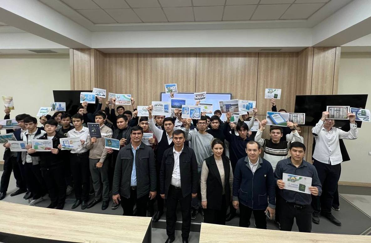 Toshkent arxitektura-qurilish universiteti professor-o'qituvchilari hamda tyutorlari tomonidan "Konstitutsiya baxtimiz qomusi" mavzusida davra suhbatlari o'tkazilmoqda
