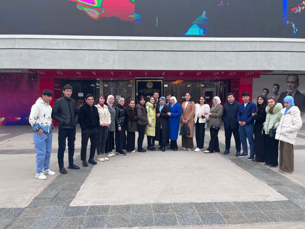 Toshkent arxitektura-qurilish universiteti Muhandislik fakulteti tyutori N.Xidoyatova hamda talabalar Milliy kino san'ati saroyida "Ochiq eshiklar kuni"ga bordilar