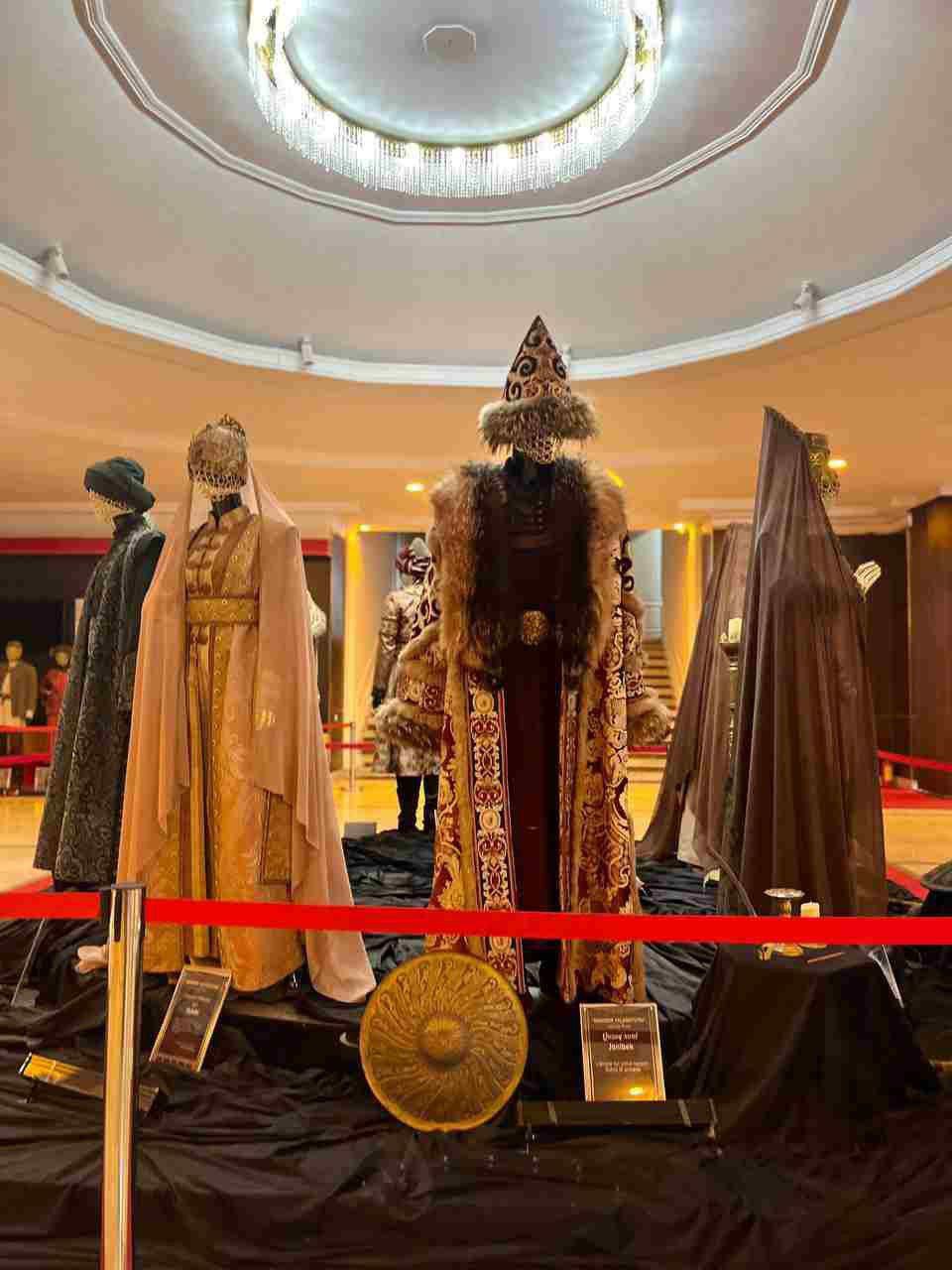 Toshkent arxitektura-qurilish universiteti Muhandislik fakulteti tyutori N.Xidoyatova hamda talabalar Milliy kino san'ati saroyida "Ochiq eshiklar kuni"ga bordilar