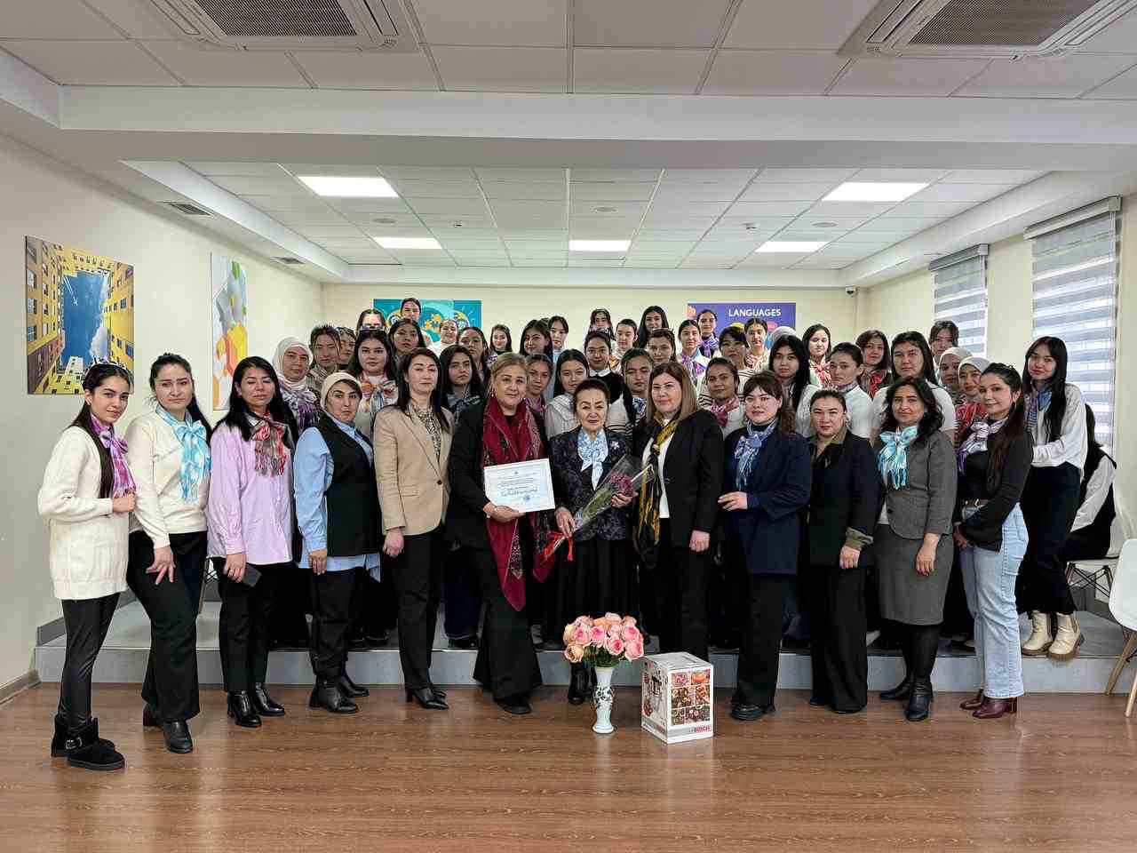 Toshkent arxitektura-qurilish universiteti Xotin-qizlar kengashi tomonidan “O‘zbek qizining qiyofasi” mavzusida davra suhbati tashkil etildi