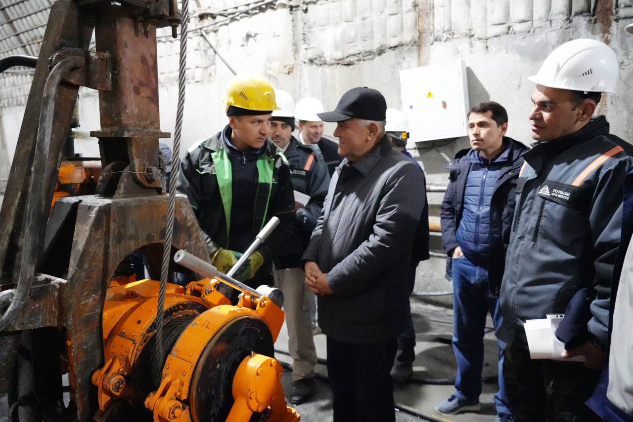 “O‘zbekgidroenergo” AJ Boshqaruvi raisi Quyi Chotqol GES qurilish obyektidagi qurilish ishlari bilan yaqindan tanishdi