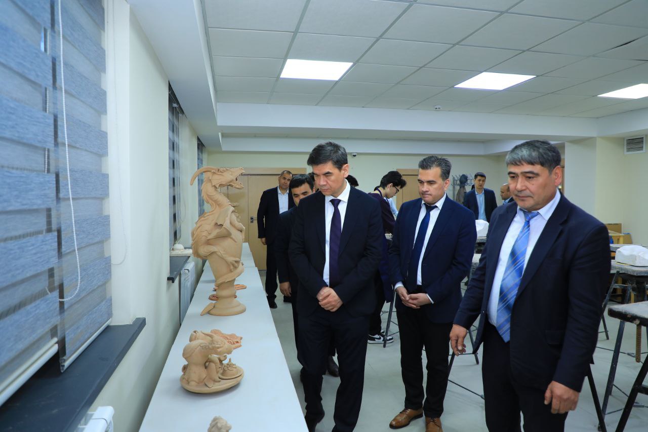 Innovatsion rivojlanish agentligi direktori Toshkent arxitektura-qurilish niversitetiga tashrif buyurdi