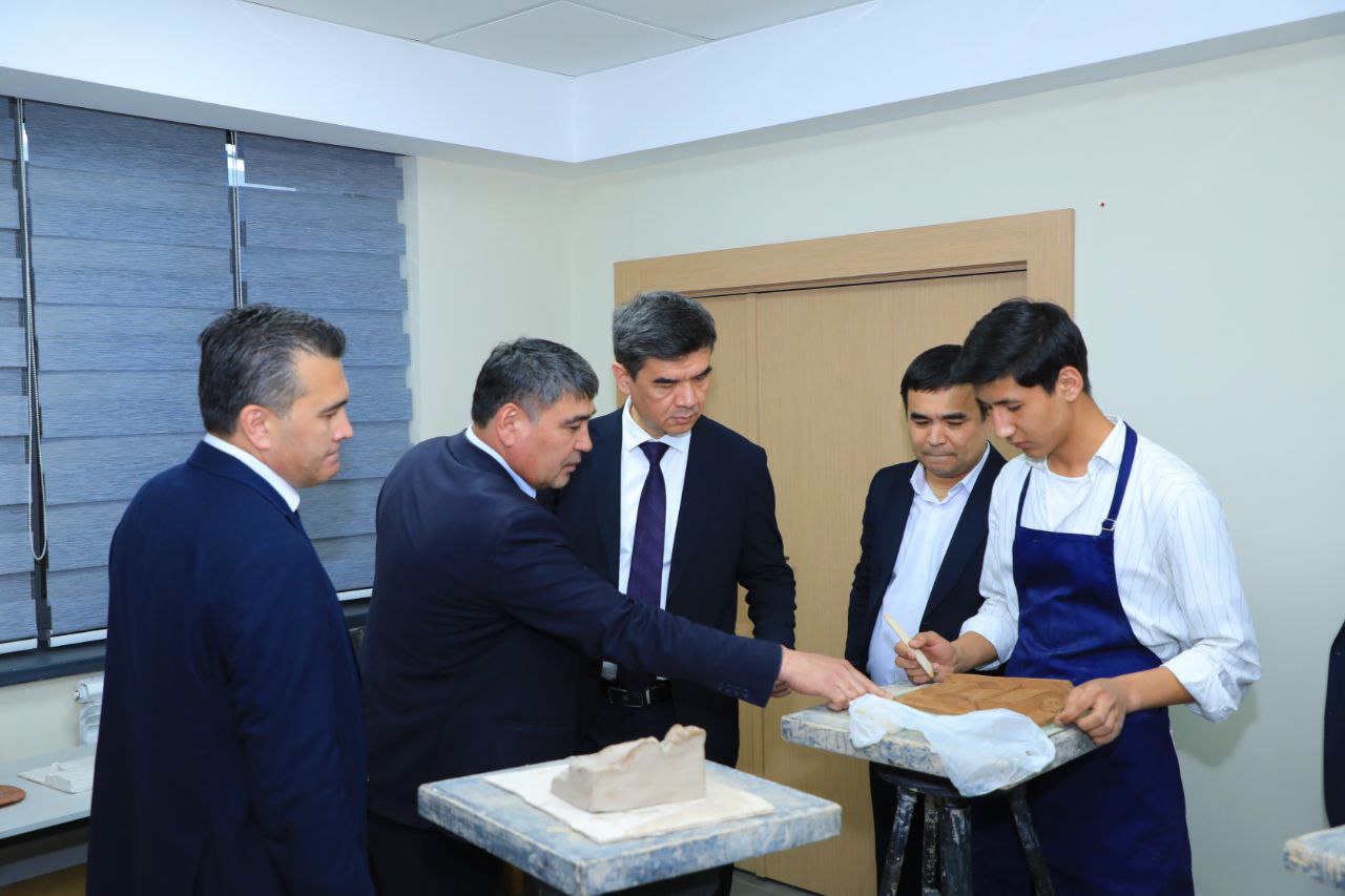 Innovatsion rivojlanish agentligi direktori Toshkent arxitektura-qurilish niversitetiga tashrif buyurdi