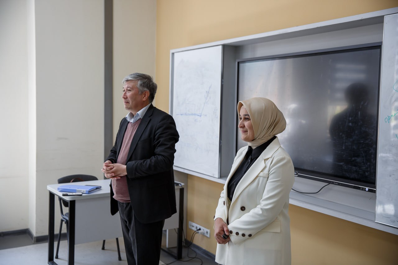 Innovatsion interaktiv zamonaviy usullar asosida dars tashkil etildi