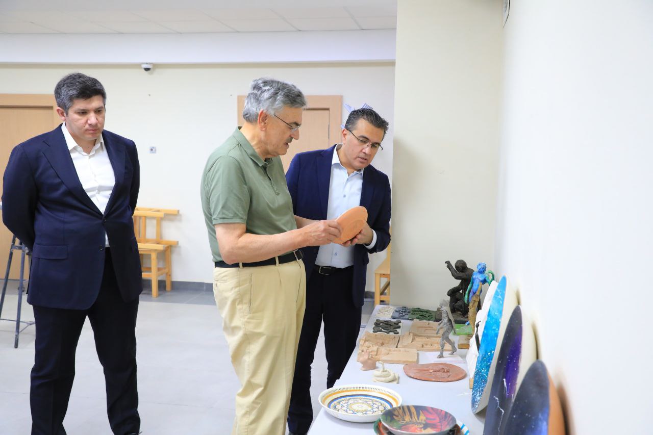 Yangi O‘zbekiston universiteti rektori va prorektori Toshkent arxitektura-qurilish universitetiga tashrif buyurdi