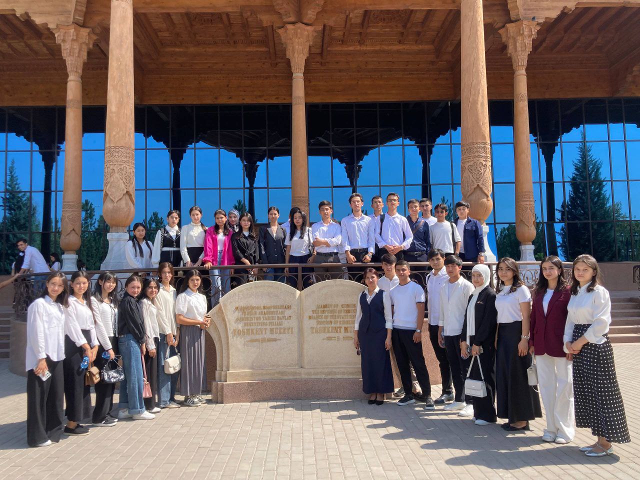 Toshkent arxitektura-qurilish universiteti talabalari Oʻzbekiston tarixi davlat muzeyida boʻldilar