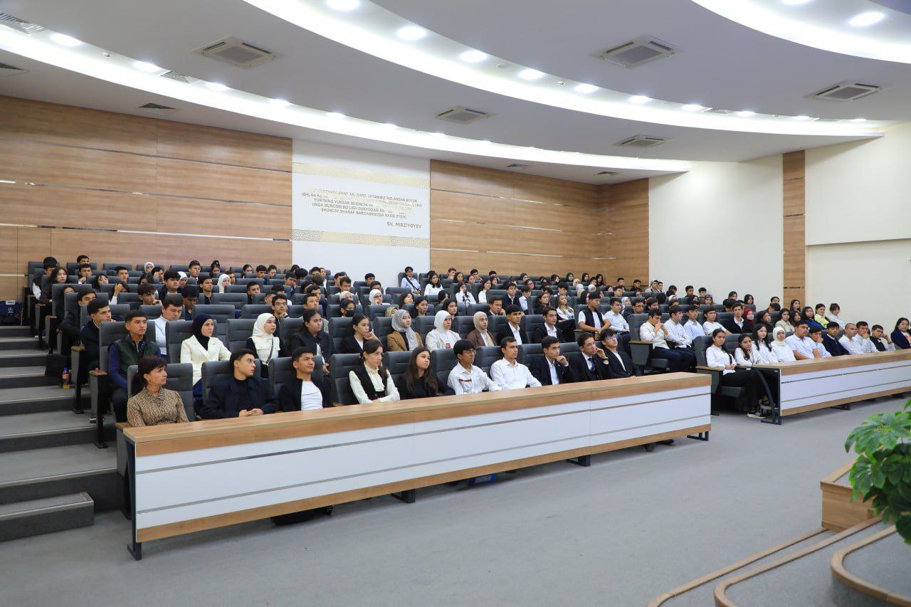 Rektor va yoshlar uchrashuvi