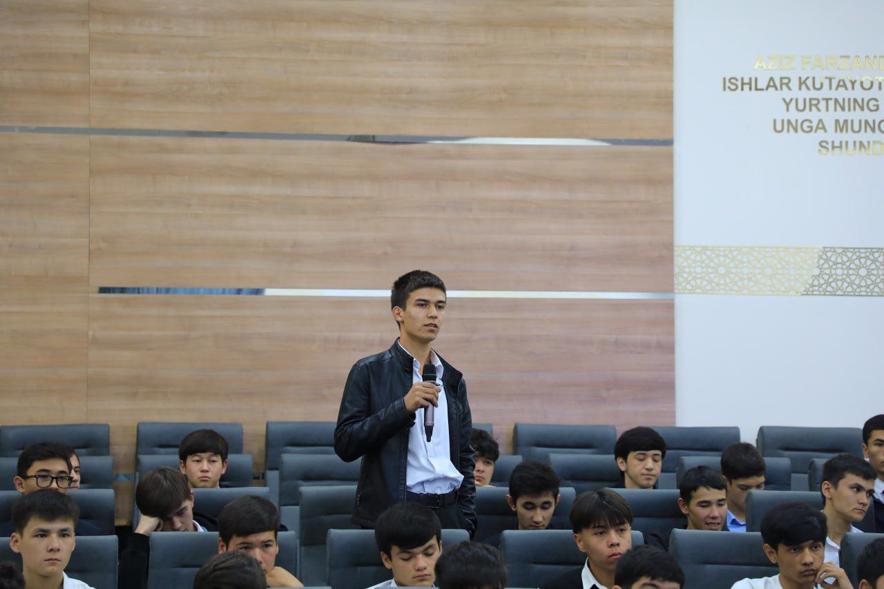 "Rektor va yoshlar uchrashuvi"