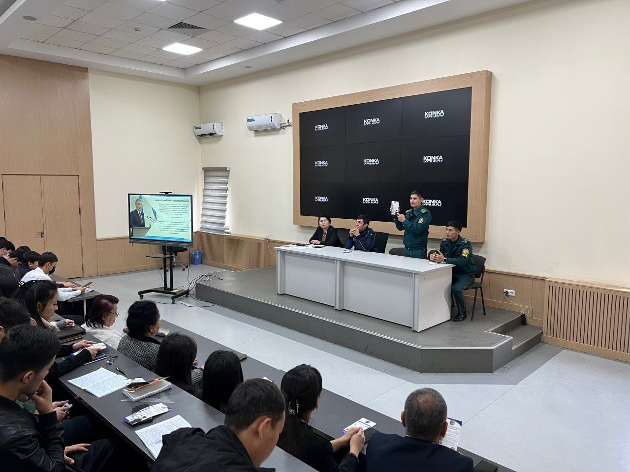 Toshkent arxitektura-qurilish universitetida “Yoshlarning manaviy-ahloqiy holatiga taʼsir koʻrsatuvchi huquqbuzarlik, giyohvandlik, axloqsizlik” kabi muommalarni bartaraf etishning samarali yoʻllari boʻyicha tadbir oʻtkazildi