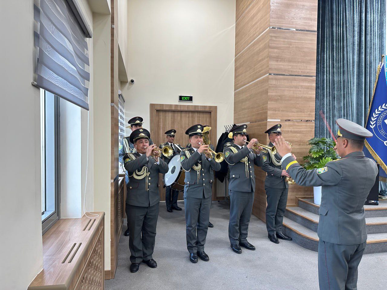 Rahbar va yoshlar uchrashuvi