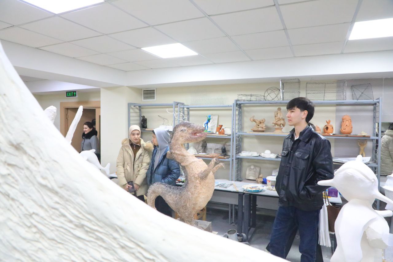 Toshkent arxitektura-qurilish universitetida Yunusobod tumanidagi 288-maktabning bitiruvchi sinf o‘quvchilari uchun ekskursiya tashkil etildi